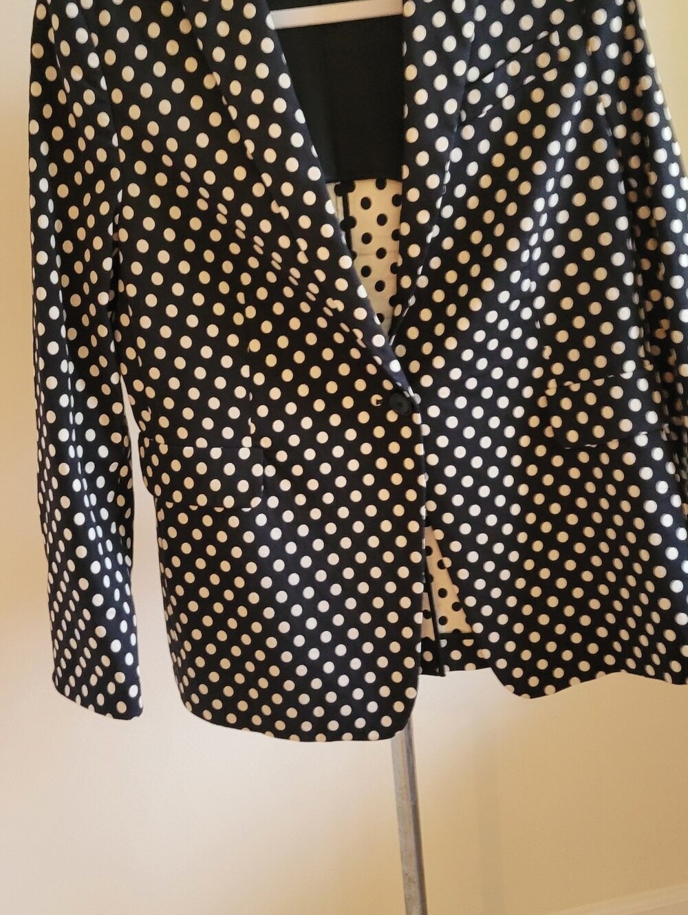 AKRIS PUNTO 14 WOMEN JACKET BLK& WHITE DOTS/LINED/27" L/21"-SLEV 4 1/2 + 24 1/2" - Picture 2 of 13